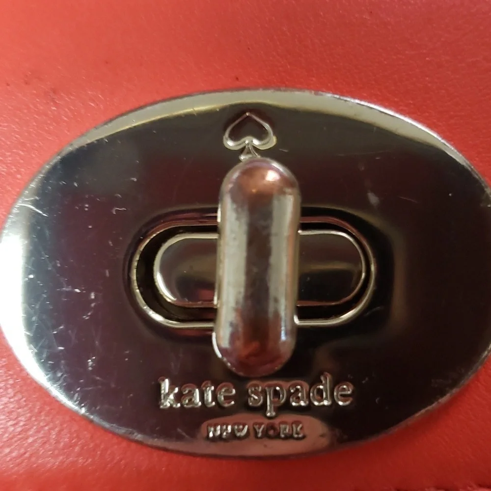 Kate Spade New York Hampton Road Stacy Turnlock Flame Bifold Wallet,